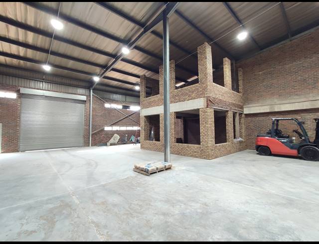1,000M² WAREHOUSE TO LET IN ROSSBURGH